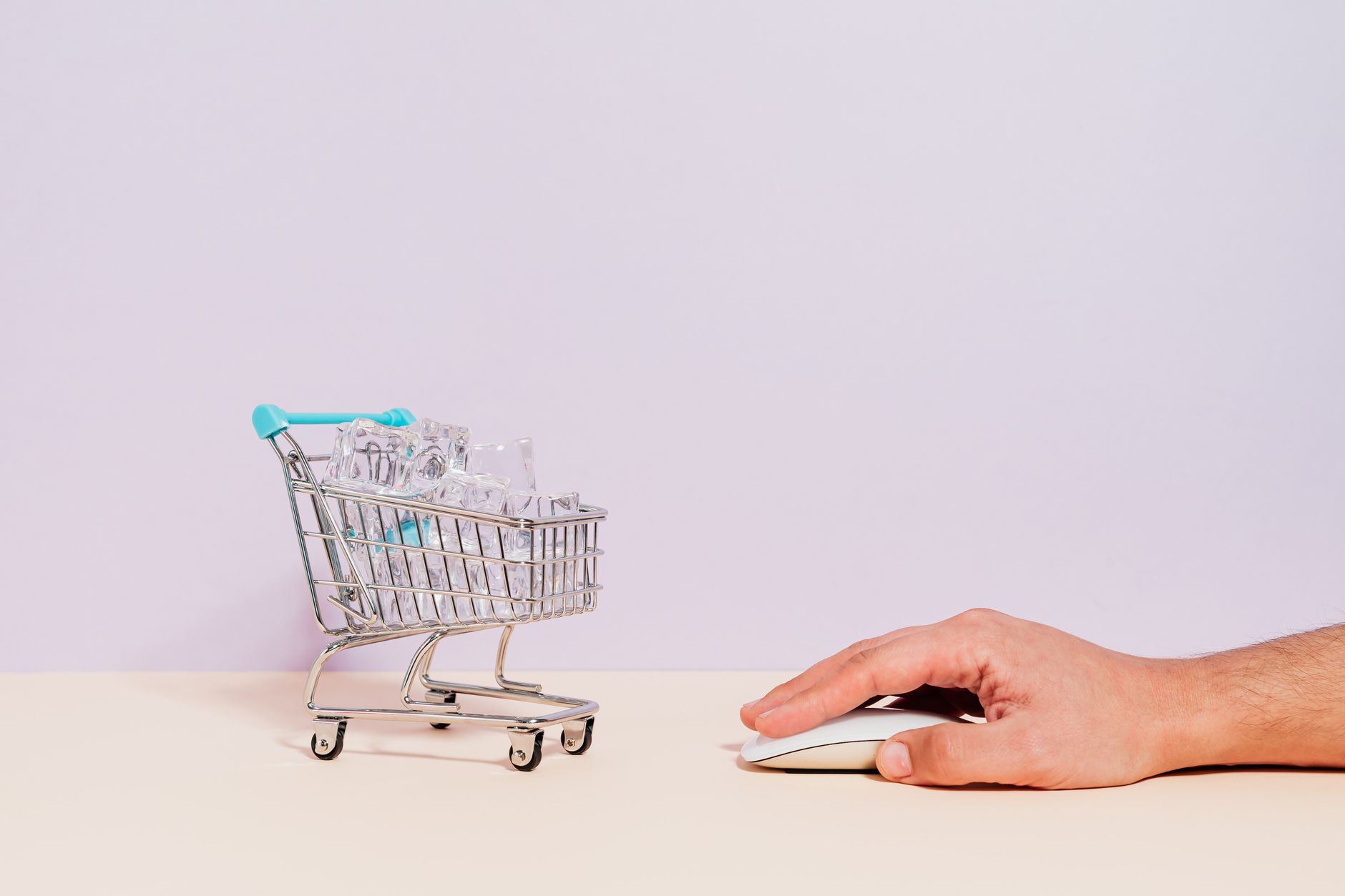 AI chat widget open on an online store help page