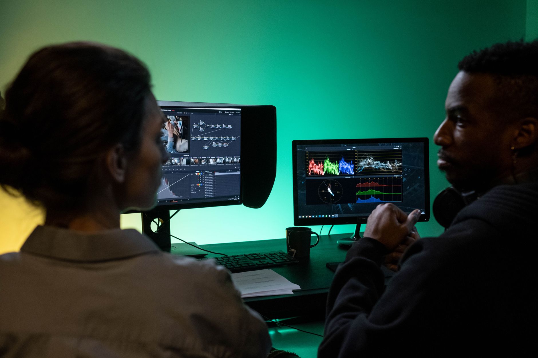Make scenario builder on a monitor with colorful connected modules